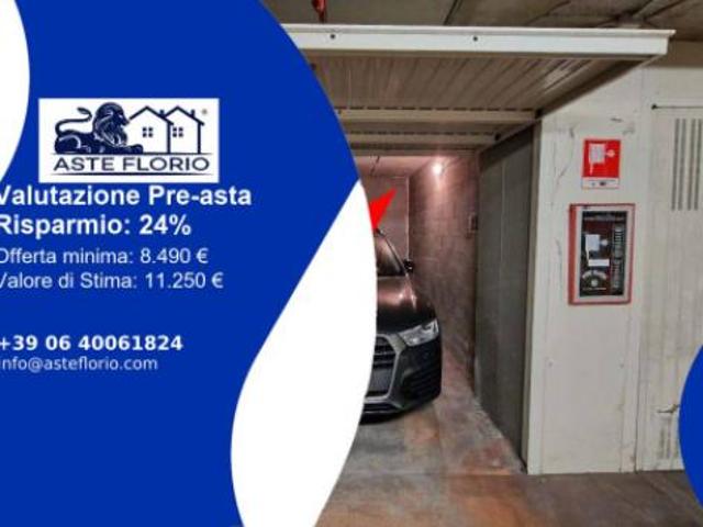 Immobile in asta di 15 m, box auto in vendita a Torino