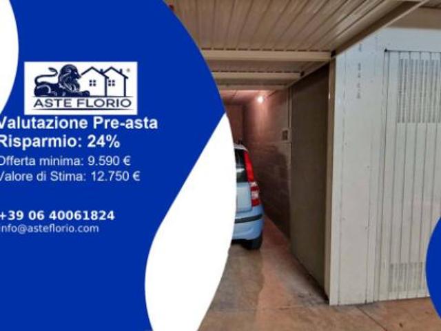 Immobile in asta di 15 m, box auto in vendita a Torino
