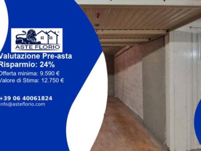 Immobile in asta di 15 m, box auto in vendita a Torino