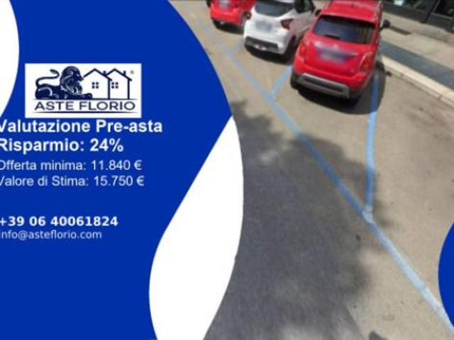 Immobile in asta di 15 m, box auto in vendita a Torino