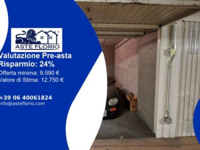Immobile in asta di 15 m, box auto in vendita a Torino