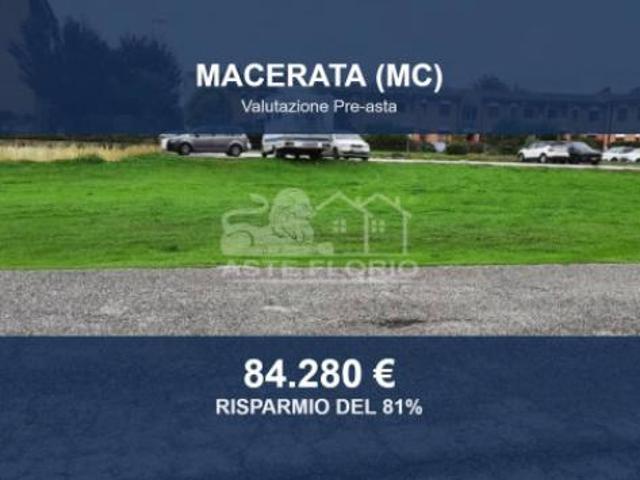 Immobile in asta di 1600 m in vendita a Macerata