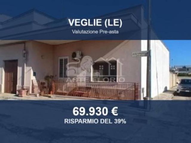 Immobile in asta di 160 m, box auto in vendita a Veglie