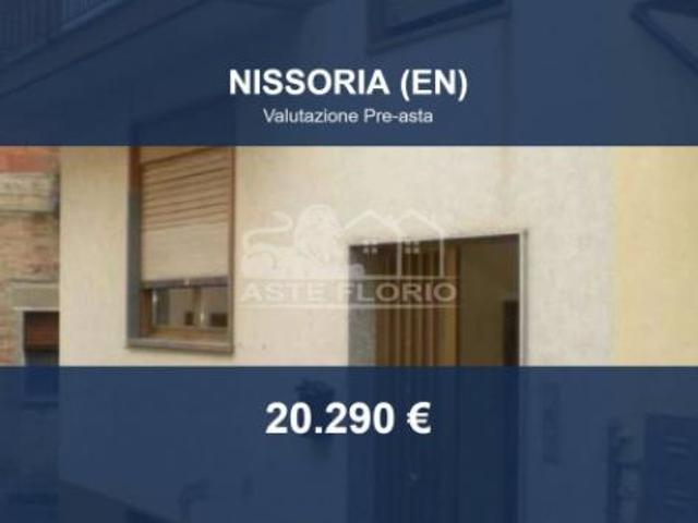 Immobile in asta di 160 m con più di 5 locali e box auto in vendita a Nissoria