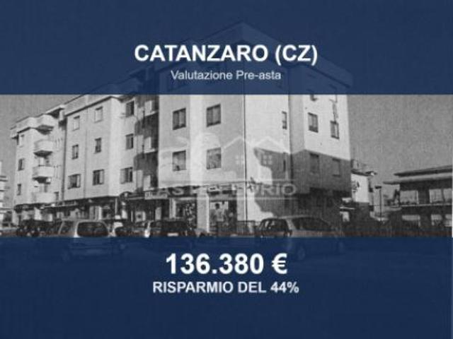 Immobile in asta di 160 m con più di 5 locali in vendita a Catanzaro