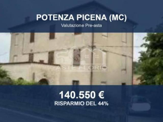 Immobile in asta di 161 m, box auto in vendita a Potenza Picena