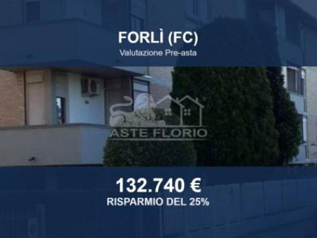 Immobile in asta di 164 m con più di 5 locali e box auto in vendita a Forlì