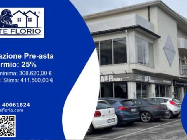 Immobile in asta di 2 m con più di 5 locali in vendita a Villa d'Almè