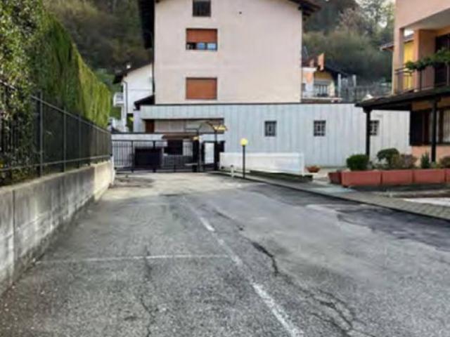 Immobile in asta di 165 m, box auto in vendita a Borgosesia