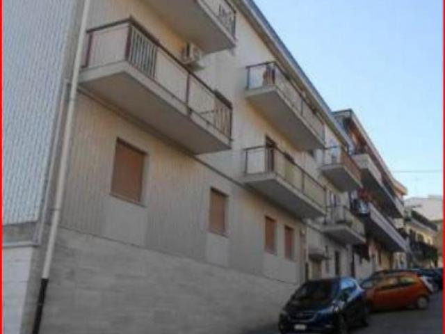 Immobile in asta di 168 m con 4 locali e box auto in vendita a Ascoli Satriano