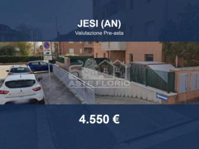 Immobile in asta di 16 m in vendita a Jesi