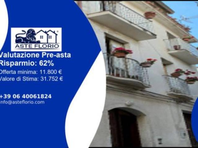 Immobile in asta di 171 m con più di 5 locali in vendita a Fiumedinisi