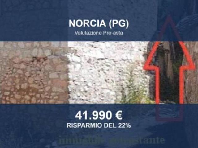 Immobile in asta di 172 m con più di 5 locali e box auto in vendita a Norcia