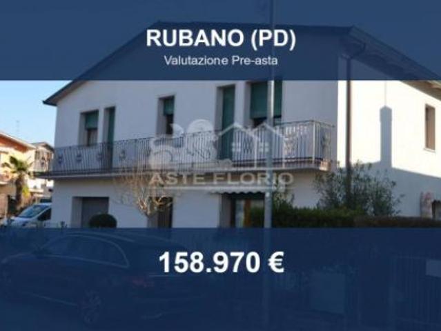 Immobile in asta di 174 m, box auto in vendita a Rubano
