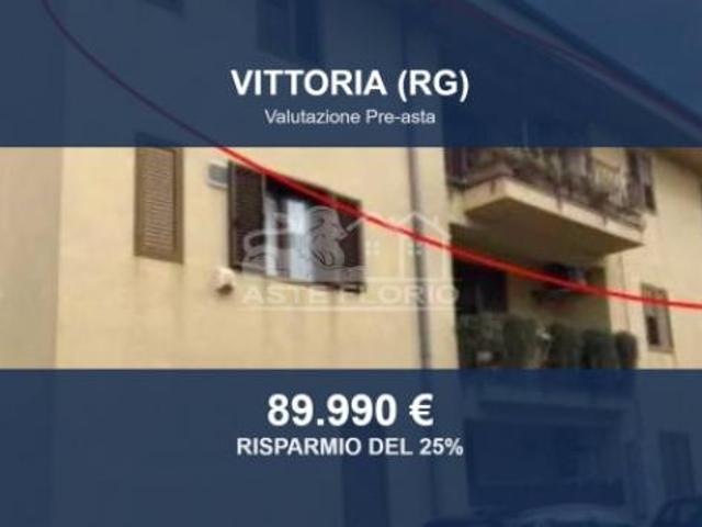 Immobile in asta di 174 m con più di 5 locali e box auto in vendita a Vittoria