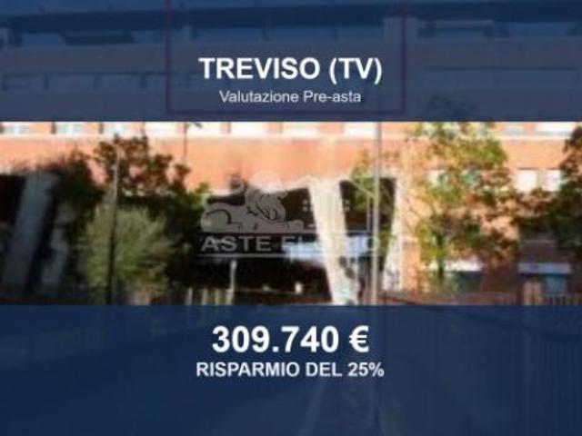 Immobile in asta di 176 m con più di 5 locali e box auto doppio in vendita a Treviso