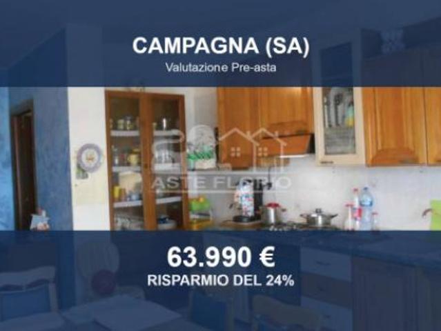 Immobile in asta di 176 m con più di 5 locali e box auto in vendita a Campagna