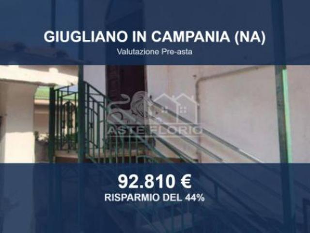 Immobile in asta di 180 m, box auto in vendita a Giugliano in Campania