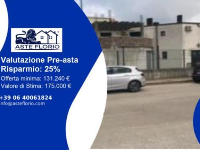 Immobile in asta di 180 m con più di 5 locali in vendita a Melfi