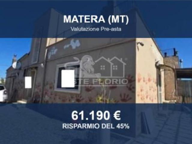 Immobile in asta di 185 m con più di 5 locali in vendita a Matera
