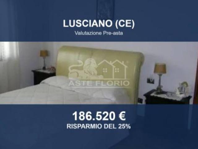 Immobile in asta di 186 m in vendita a Lusciano