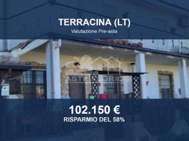 Immobile in asta di 189 m con più di 5 locali in vendita a Terracina