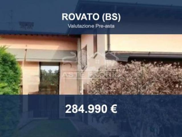 Immobile in asta di 190 m con più di 5 locali e box auto in vendita a Rovato
