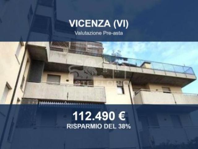Immobile in asta di 197 m con più di 5 locali e box auto in vendita a Vicenza