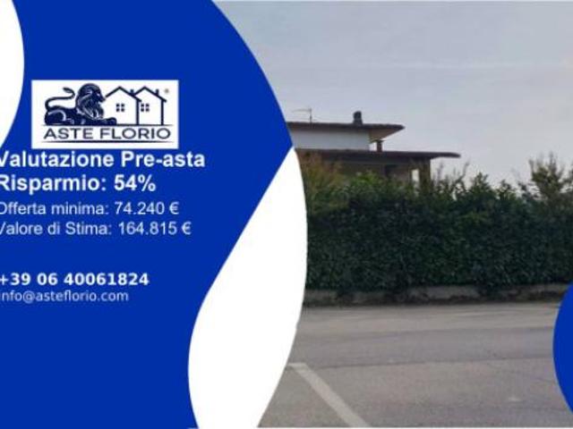 Immobile in asta di 194 m, box auto in vendita a Bagni di Lucca