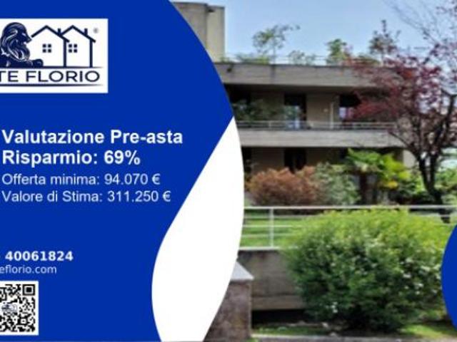 Immobile in asta di 196 m, box auto in vendita a Varese