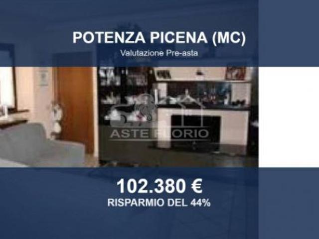 Immobile in asta di 196 m con più di 5 locali in vendita a Potenza Picena