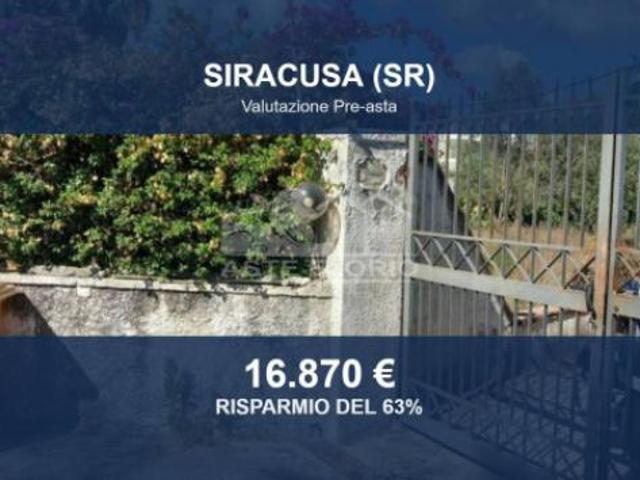 Immobile in asta di 196 m con più di 5 locali in vendita a Siracusa