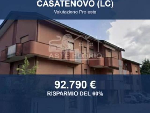 Immobile in asta di 198 m con più di 5 locali e box auto doppio in vendita a Casatenovo