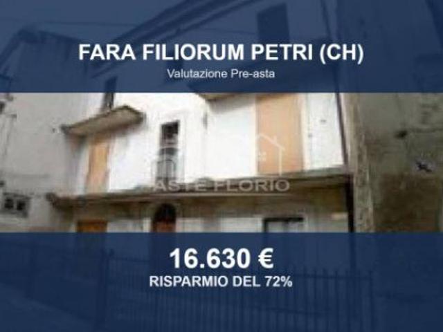 Immobile in asta di 198 m con più di 5 locali in vendita a Fara Filiorum Petri