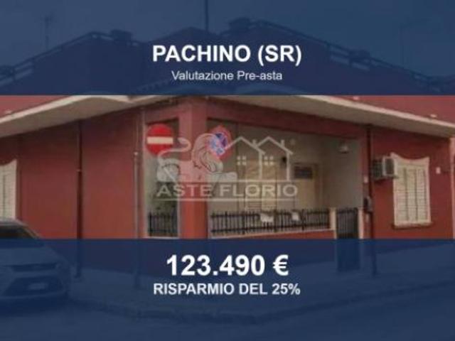 Immobile in asta di 199 m con più di 5 locali e box auto in vendita a Pachino