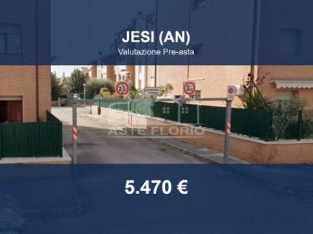 Immobile in asta di 19 m in vendita a Jesi