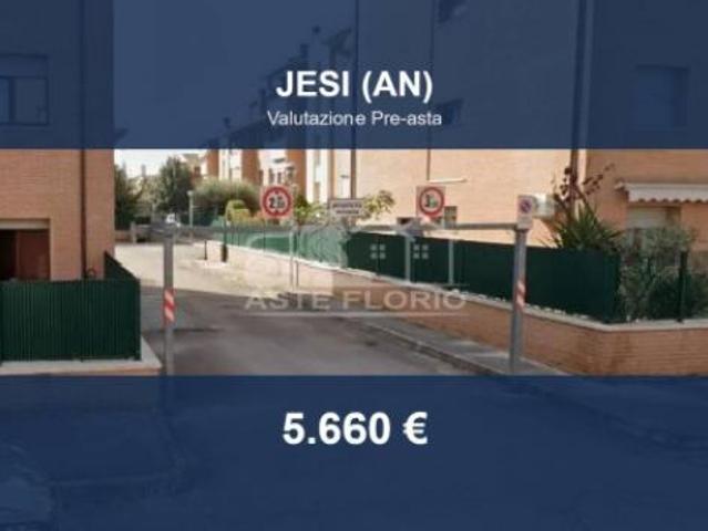 Immobile in asta di 19 m in vendita a Jesi
