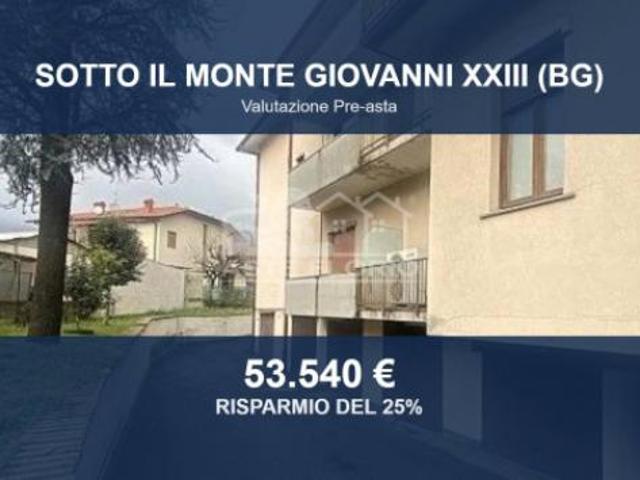 Immobile in asta di 103 m, box auto in vendita a Sotto il Monte Giovanni XXIII