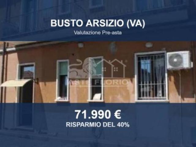 Immobile in asta di 100 m, box auto in vendita a Busto Arsizio