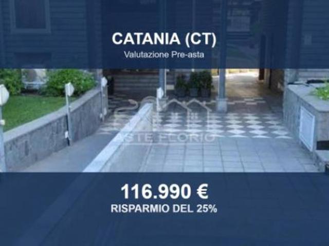 Immobile in asta di 100 m in vendita a Catania