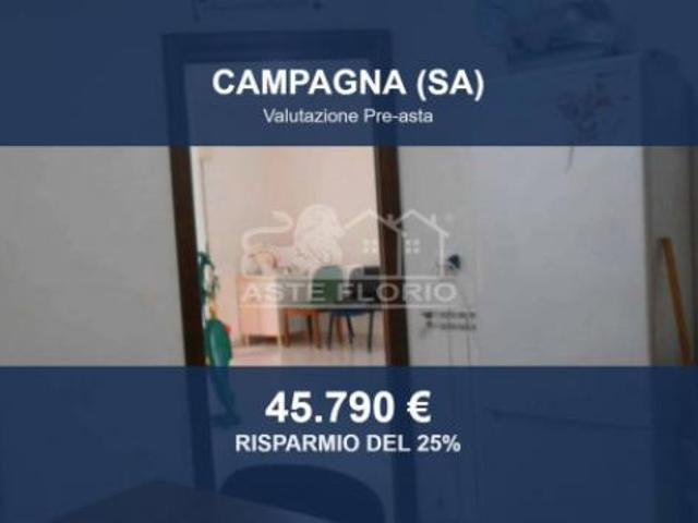 Immobile in asta di 101 m con più di 5 locali e box auto in vendita a Campagna