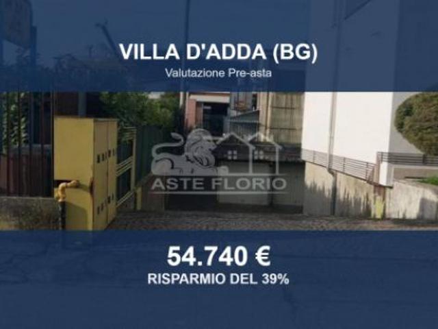 Immobile in asta di 101 m con più di 5 locali e box auto in vendita a Villa d'Adda