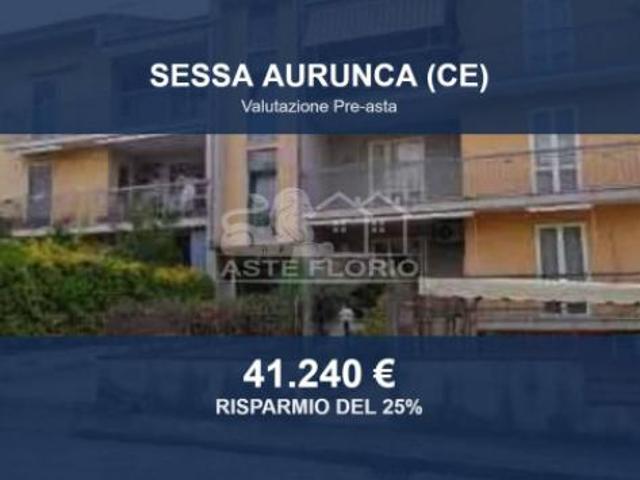 Immobile in asta di 101 m con più di 5 locali in vendita a Sessa Aurunca