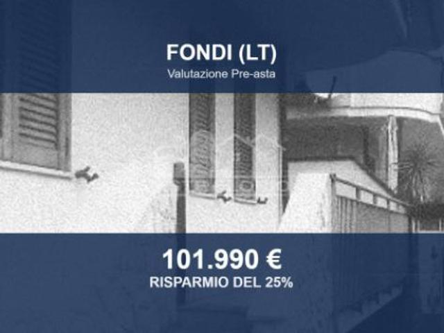 Immobile in asta di 102 m, box auto in vendita a Fondi
