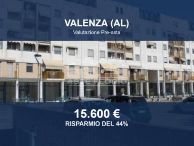 Immobile in asta di 107 m in vendita a Valenza