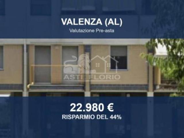 Immobile in asta di 107 m in vendita a Valenza