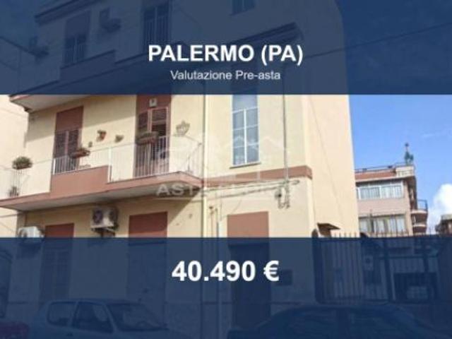 Immobile in asta di 105 m in vendita a Palermo