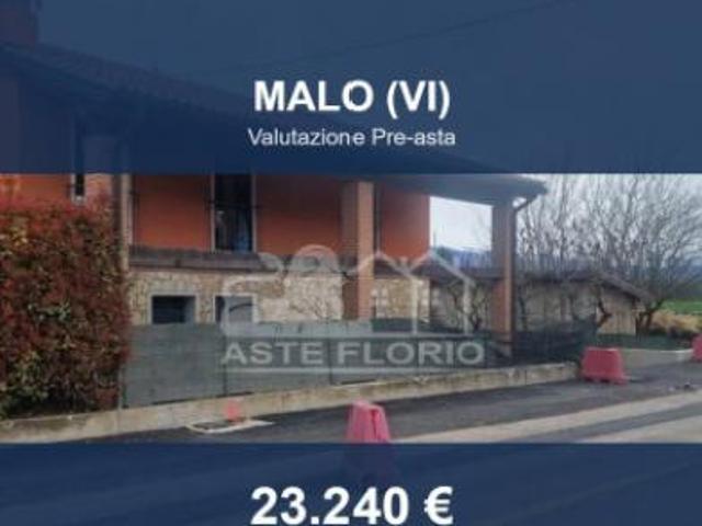 Immobile in asta di 106 m, box auto in vendita a Malo