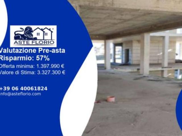 Immobile in asta di 4672 m con più di 5 locali in vendita a Mozzate