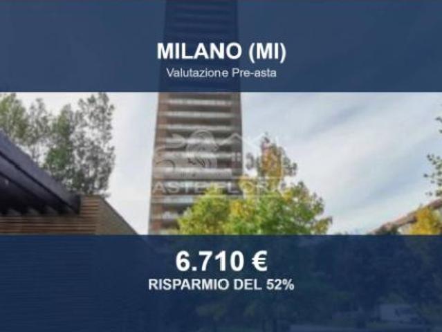 Immobile in asta di 10 m in vendita a Milano